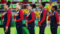 Gabby Douglas, no hand on heart for anthem
